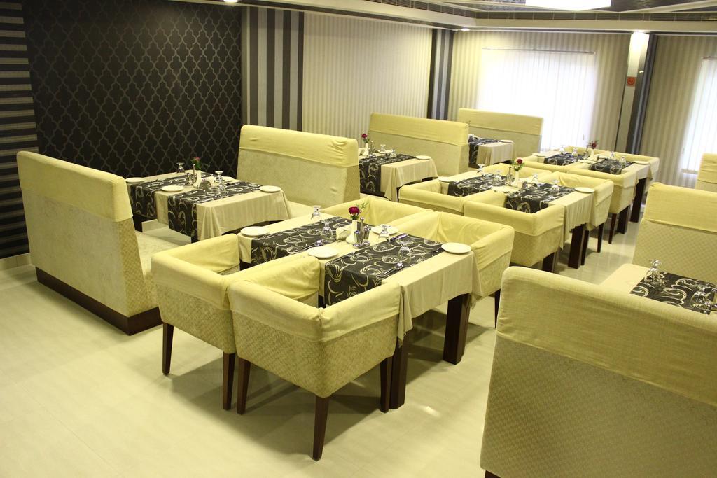 อาบาม โฮเต็ล Hotel Kochi ภายนอก รูปภาพ