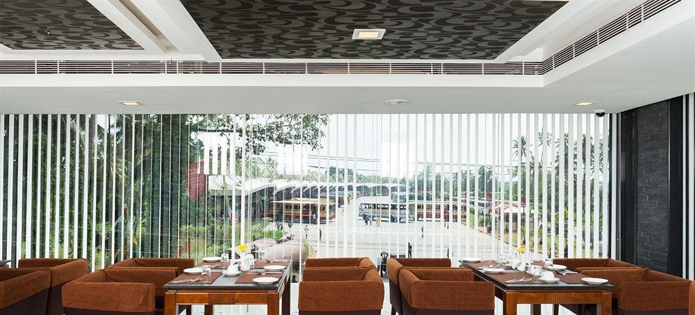 อาบาม โฮเต็ล Hotel Kochi ภายนอก รูปภาพ