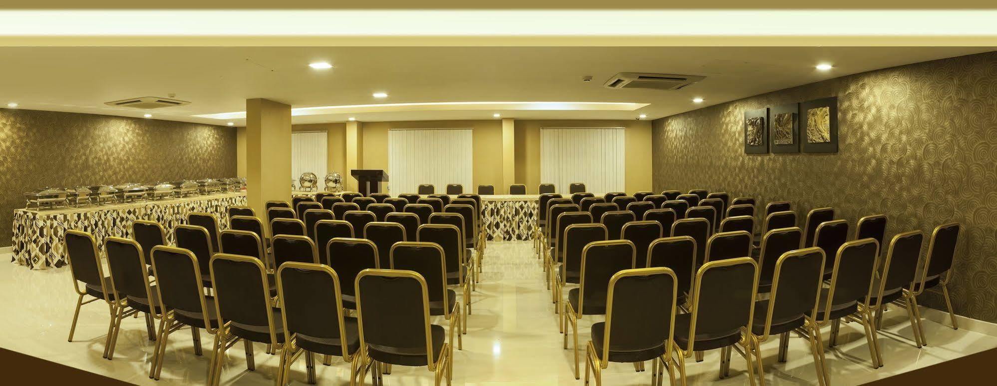 อาบาม โฮเต็ล Hotel Kochi ภายนอก รูปภาพ