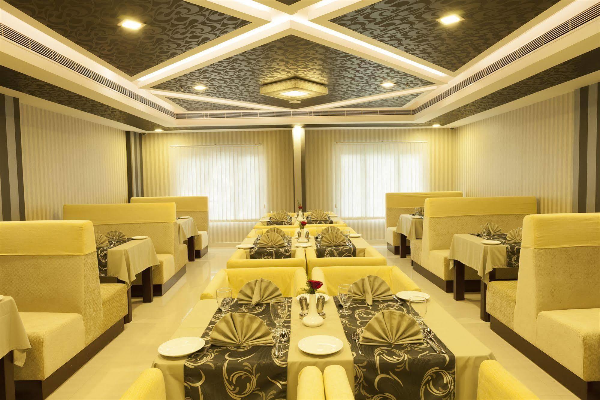 อาบาม โฮเต็ล Hotel Kochi ภายนอก รูปภาพ